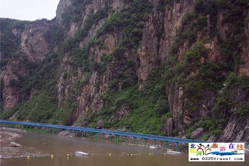 秦皇島傍水崖景區(qū)-冬季滑雪夏季高山峽谷漂流